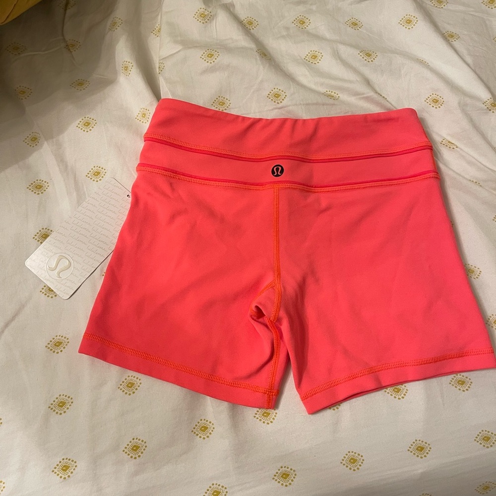 LULULEMON BIKER SHORTS SIZE 4